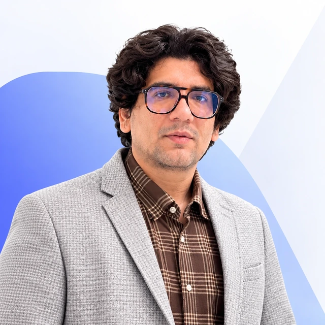 مرتضی ریاحی، مدیر و طراح ارشد ایران دیزاینر